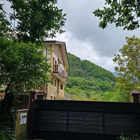 אויארצון Casa Rural Simonan Borda מראה חיצוני תמונה
